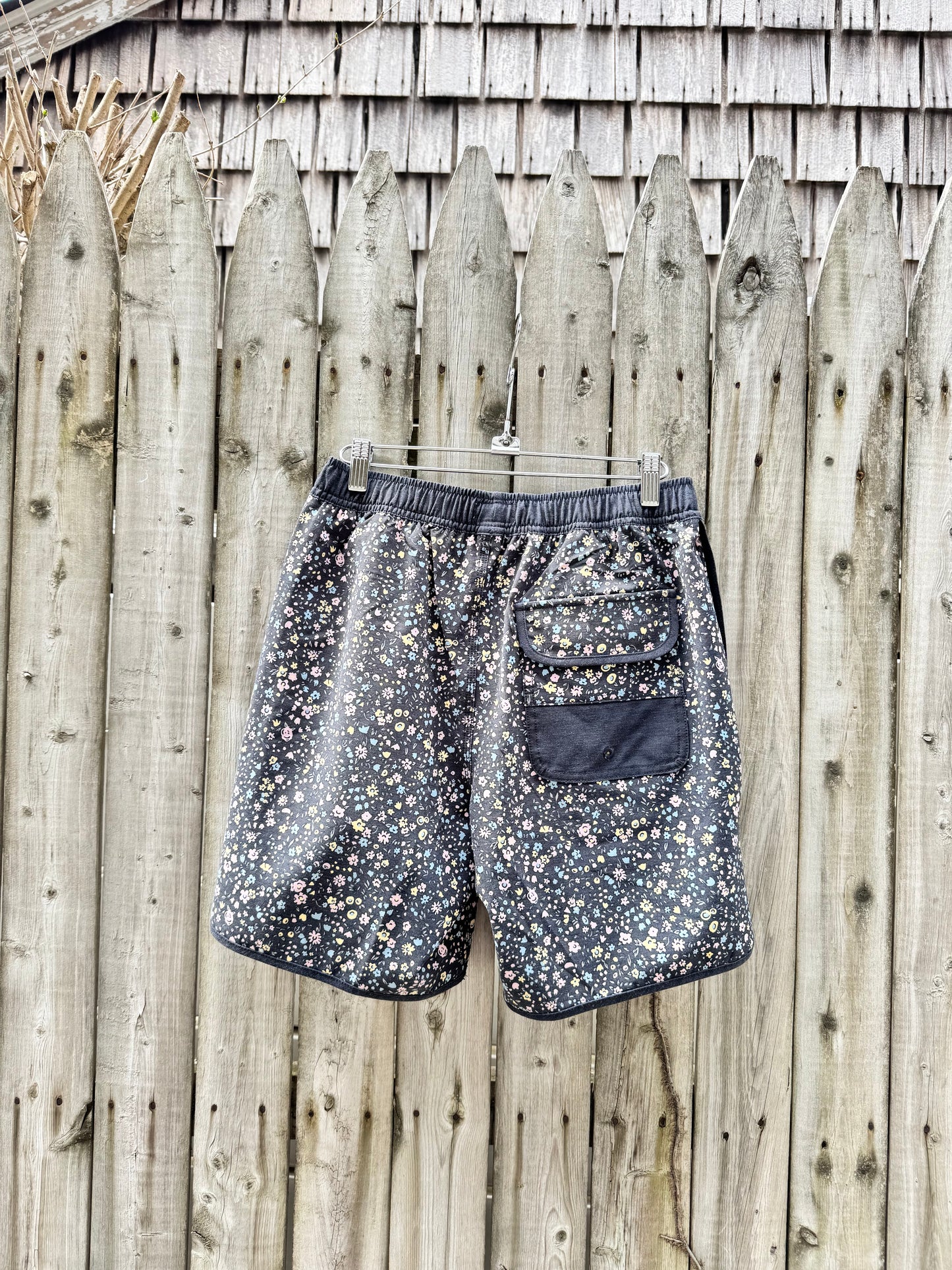 Men's Pacific Floral Volley- Black